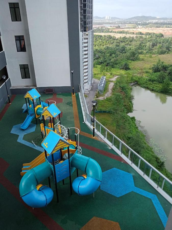 Legoland-Happyrainbow Suite At D'Pristine-8Pax With Lakeview Nusajaya  Εξωτερικό φωτογραφία